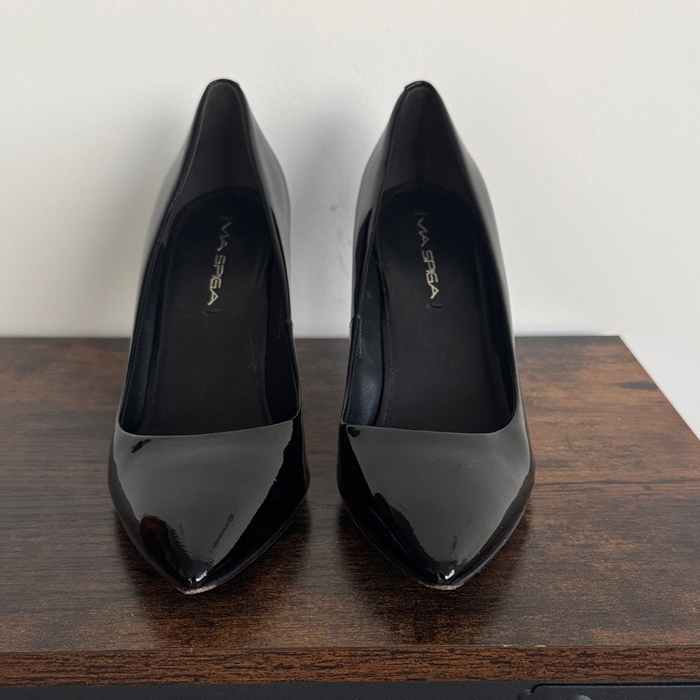 Via Spiga Idalis Black Patent Pointed-Toe Pumps with Gloss Finish